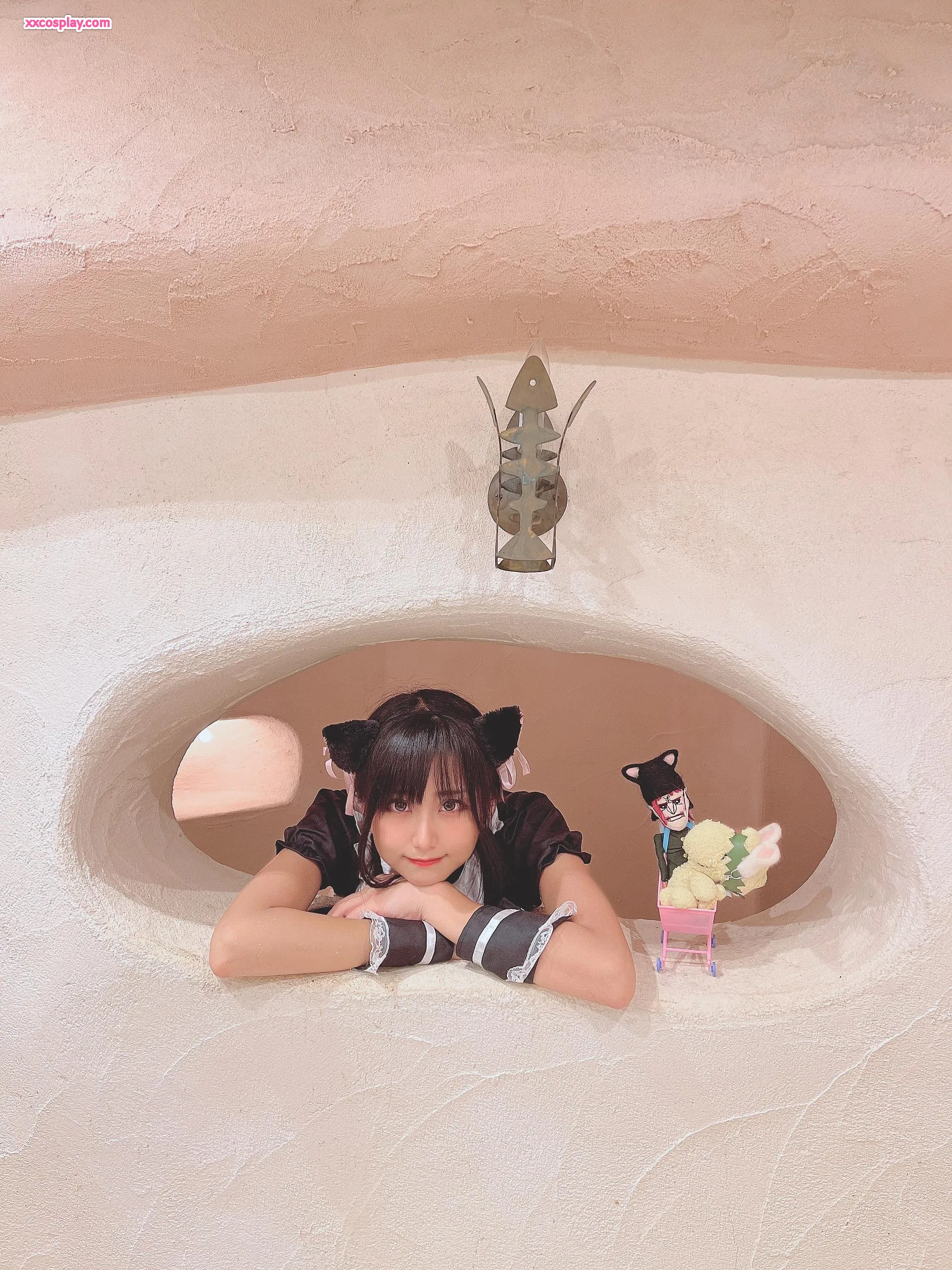 Yanagimaru: Adorable Cat Maid at the Cat Café